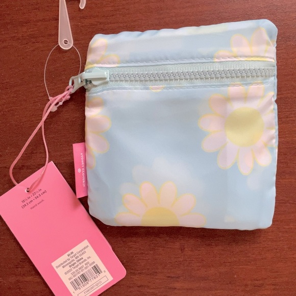 Stoney Clover Lane x Target Reusable Bag - Blue White Yellow Daisies - NWT - Picture 5 of 6